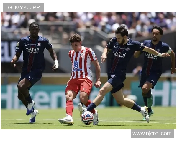 国王杯精彩对决拜仁6-2大胜里昂帽子戏法引爆全场热情