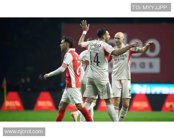 西甲激战本菲卡大胜莱比锡补时进球引发争议判罚全场沸腾